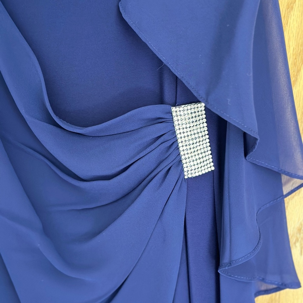 Women’s dress - Picture 5 of 7